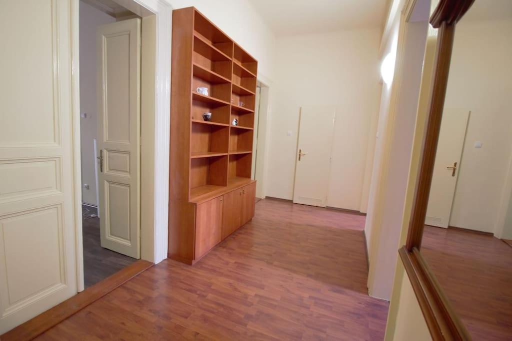 Comfort 2Bedrooms Quite Place!-Vinohrady Прага Екстериор снимка