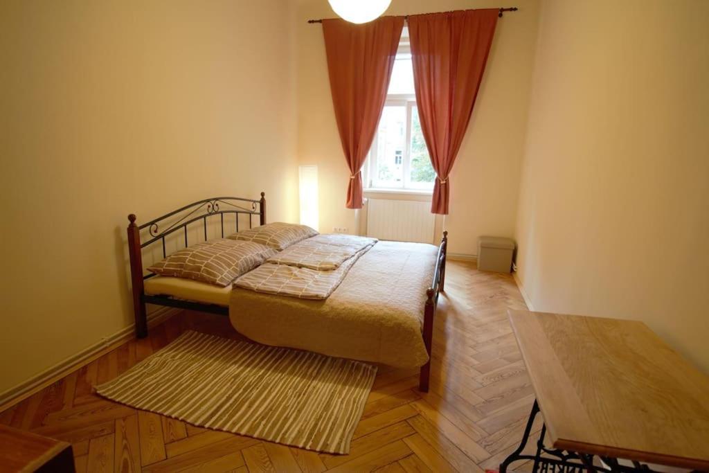 Comfort 2Bedrooms Quite Place!-Vinohrady Прага Екстериор снимка